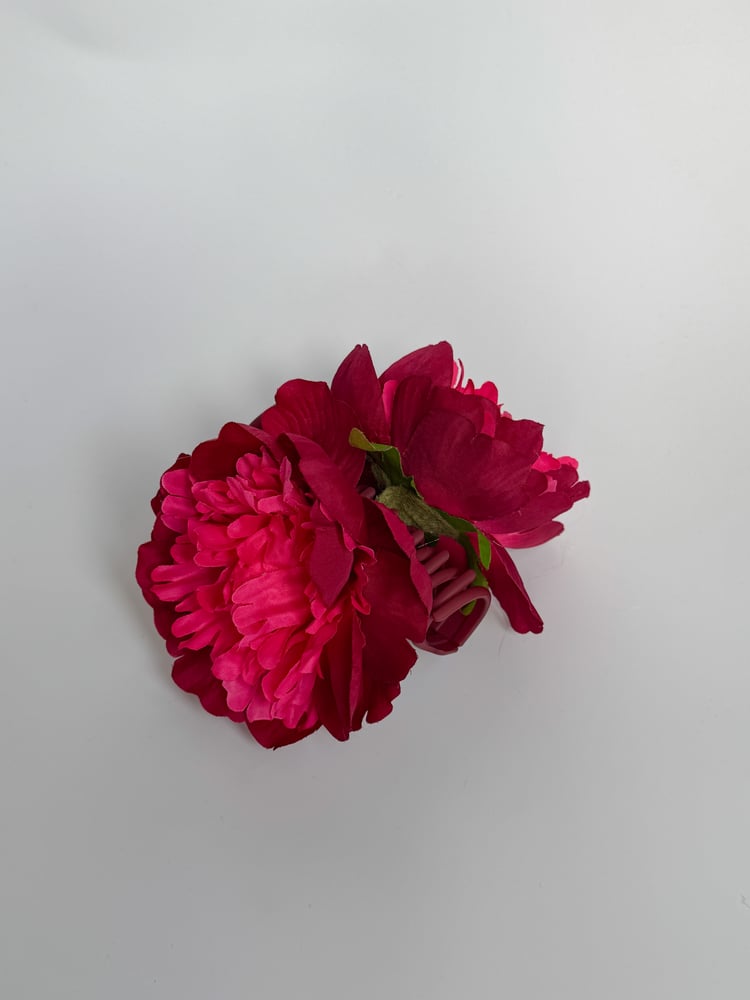 Image of burgundy peony claw clip