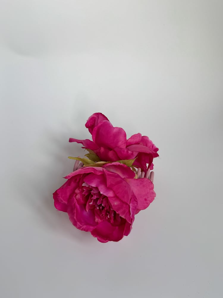 Image of fuscia peony claw clip  