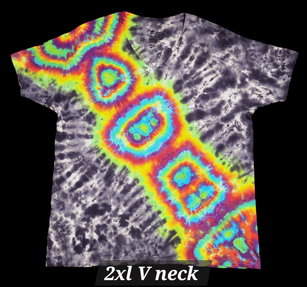 Image of Size 2xl- Diagonal rainbow Geode 