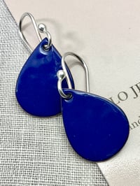 Image 2 of Willo Basics. Ultra marine blue. 