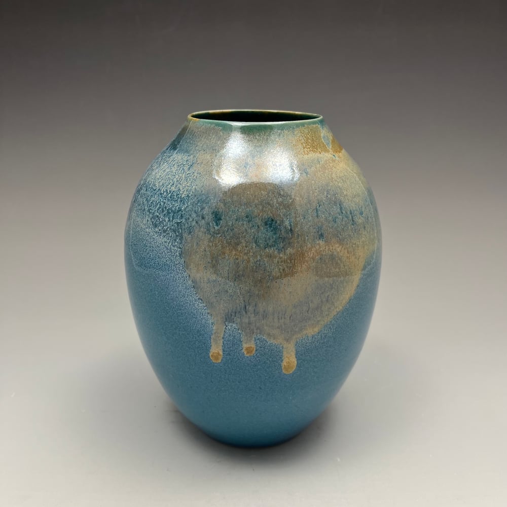 Image of large vase