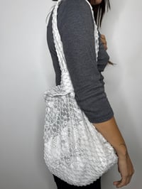 Image 3 of Knot Bag V1