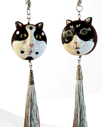 Image 4 of Tuxedo Cat Macaron