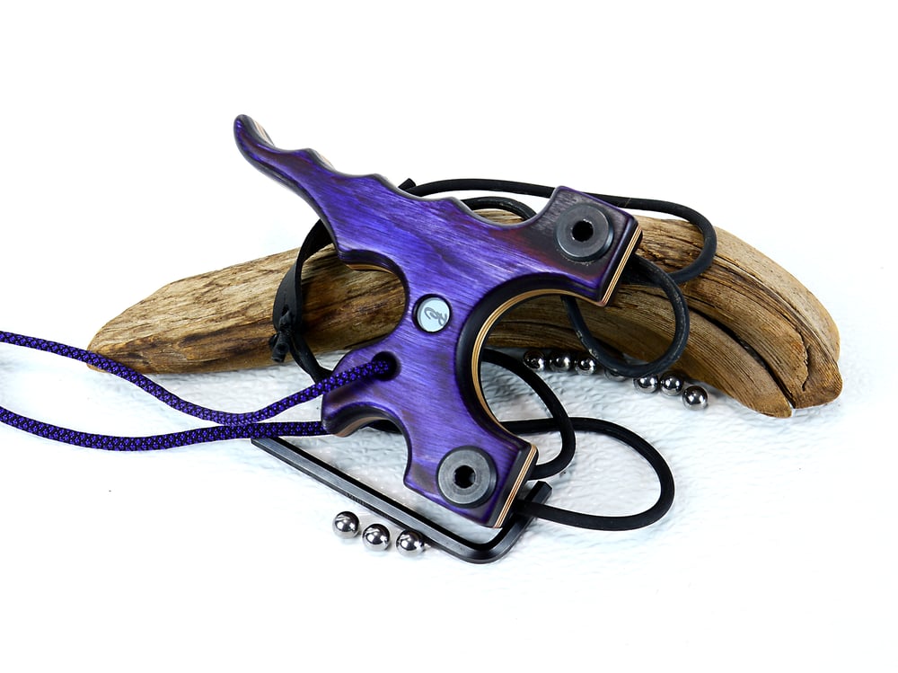 Image of Wooden Slingshot, The Twister Sling Shot, Wooden Catalpult, Right hand pull, left hand hold