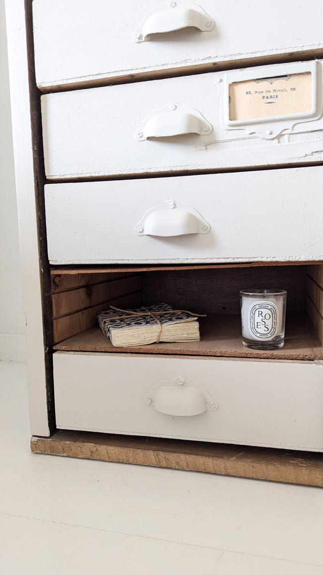 Petit meuble 10 tiroirs . 