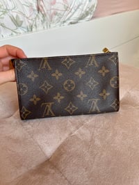 Image 5 of Louis Vuitton Monogram Toiletry Pouch 17