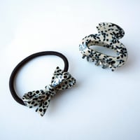 Image 8 of *NEW* Gather Bow Hair Tie & Hair Claw Set in Cream