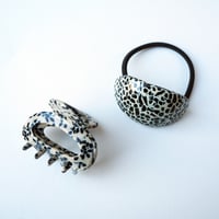 Image 2 of *NEW* Gather Oval Hair Tie & Hair Claw Set in Cream