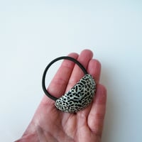 Image 5 of *NEW* Gather Oval Hair Tie & Hair Claw Set in Cream