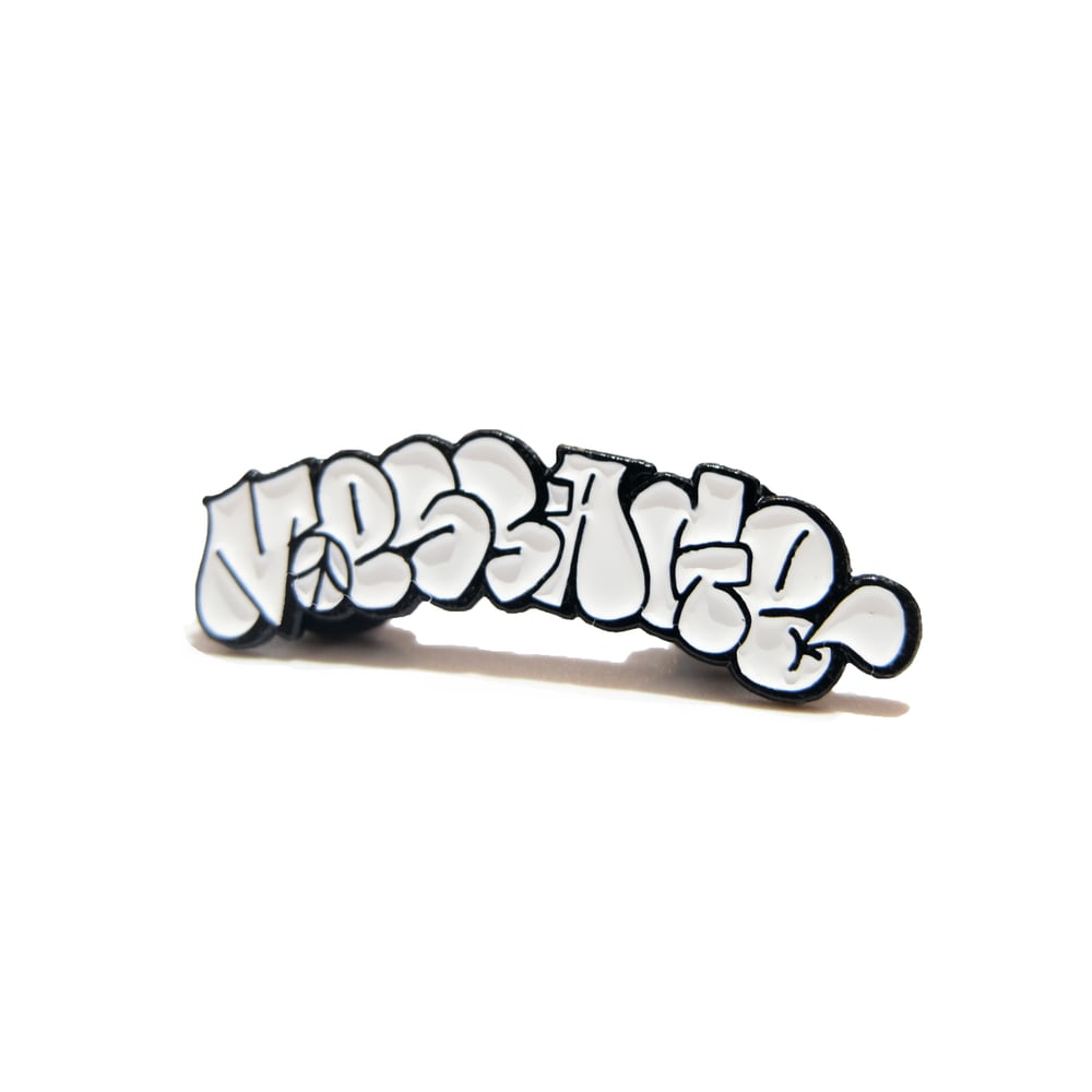 MESS-AGE - Throwie pin