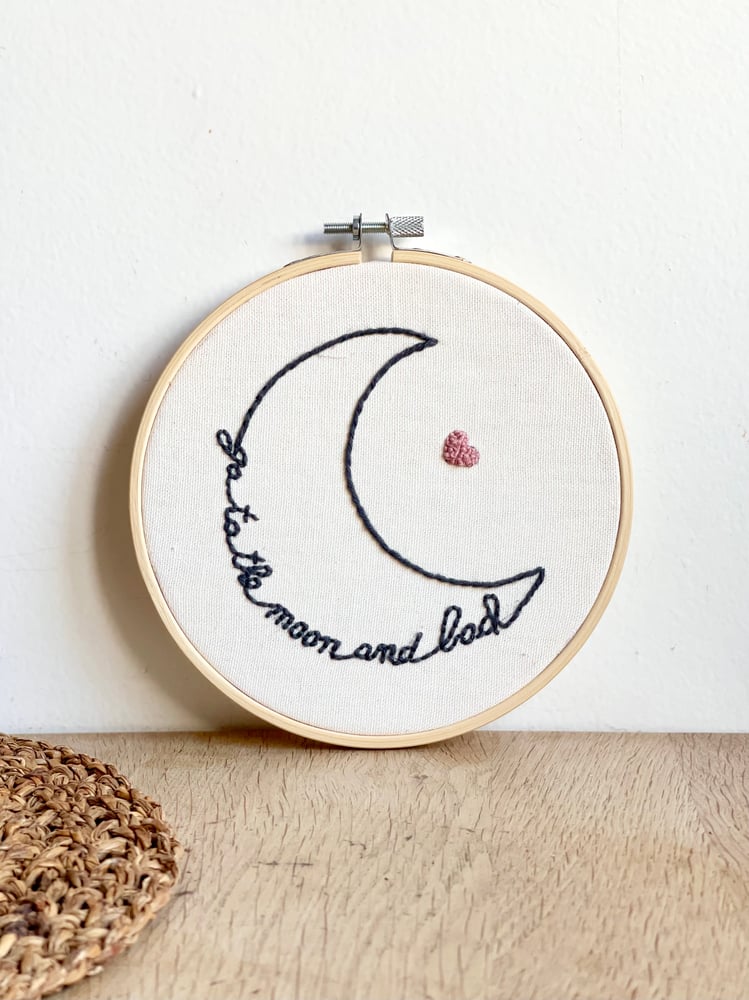 Image of Broderie - Go to the moon and back - Coeur rose