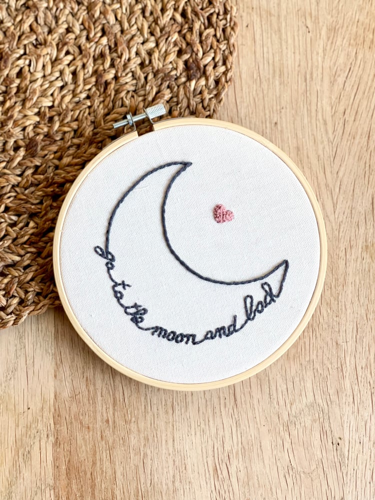 Image of Broderie - Go to the moon and back - Coeur rose