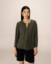 Image 2 of Blusa Portrait Vert