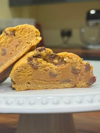 Box of 4 chocolate chip cookies with Biscoff
