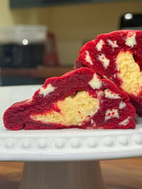 Box of 4 Red-velvet cookies with cheesecake filling