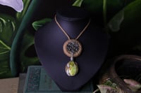 Image 1 of Beige hemp pistachio opal necklace - XS