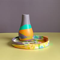 Image 3 of Vase DROP