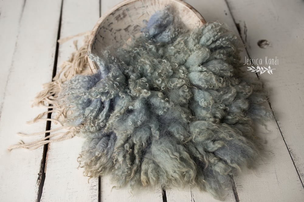 Image of Powdered Blue hand felted fur