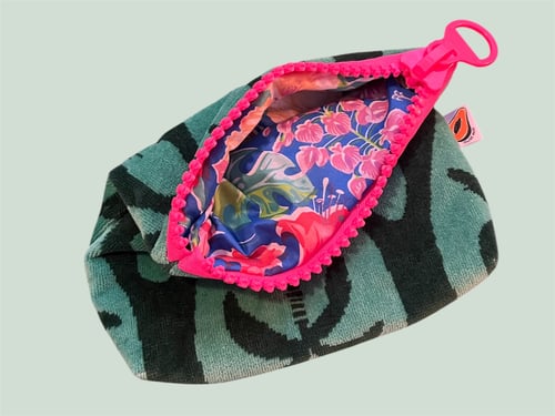 Image of Chunky Zipper Pouch- Apollo Palm