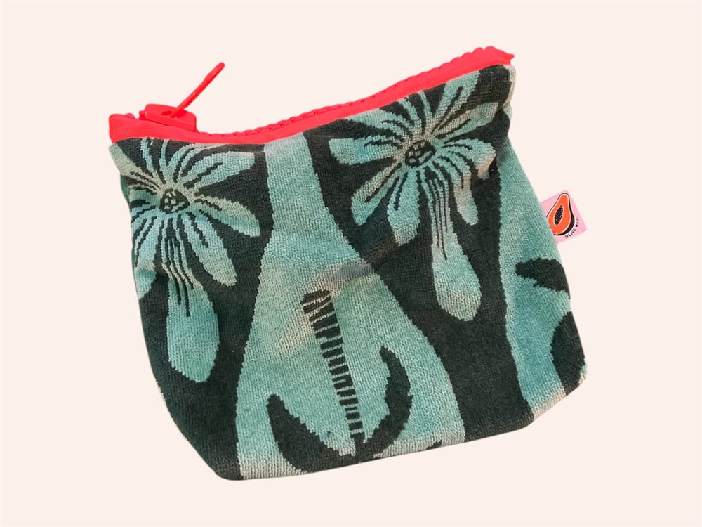 Image of Chunky Zipper Pouch- Apollo Palm