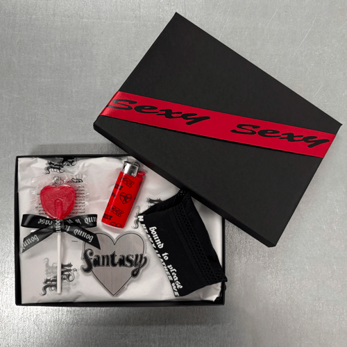 Image of R&M GIFT WRAP