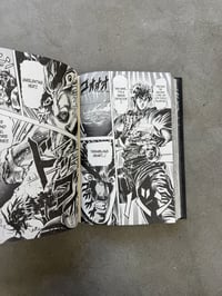 Image 7 of Jo Jo's Bizarre Adventure [Three Volumes] - Hirohiko Araki