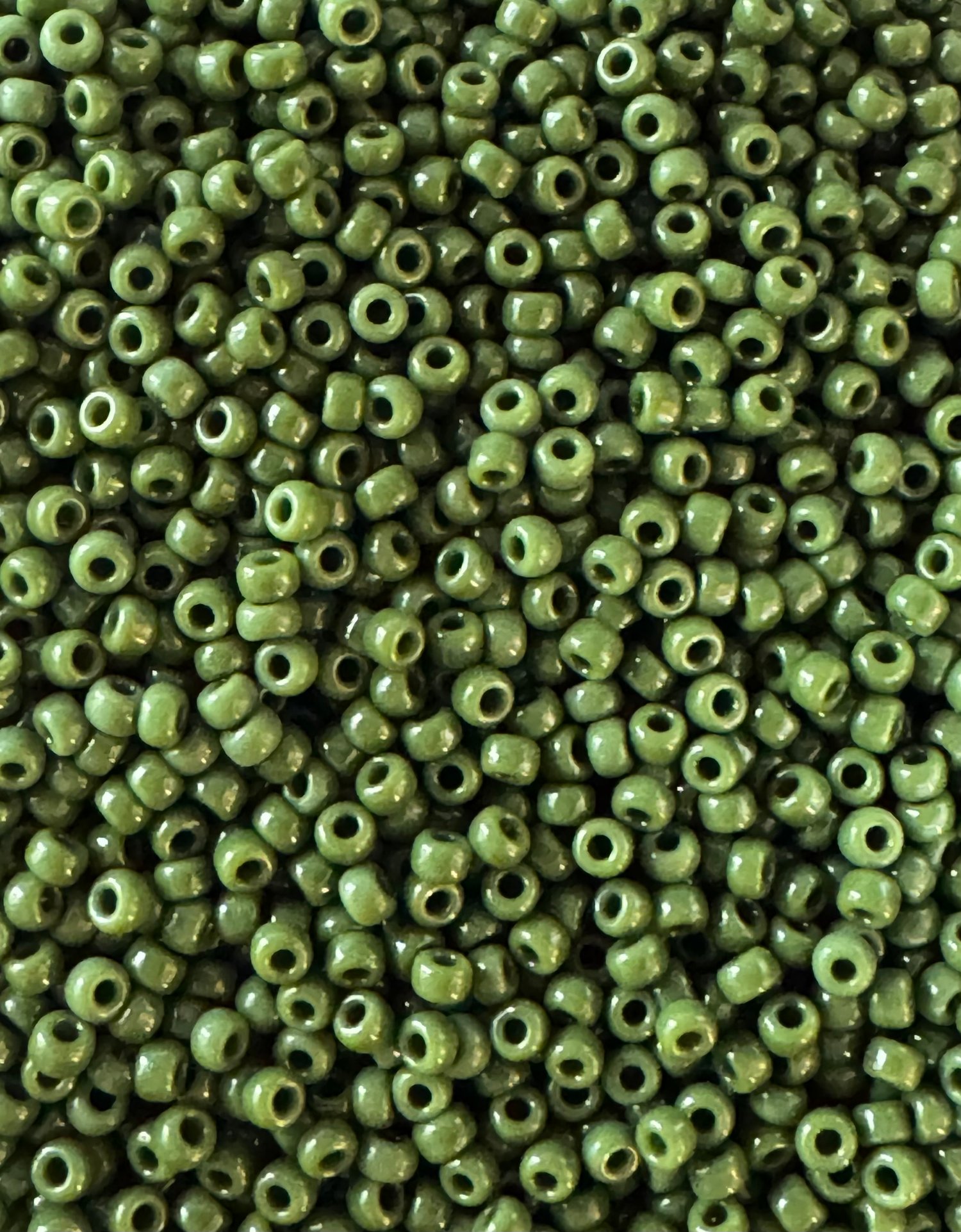 Str.8 _opaque avocado, Miyuki seedbeads