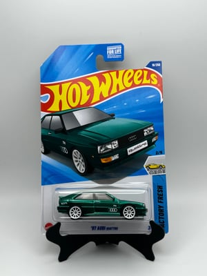 Hot Wheels '87 Audi Quattro Super Treasure Hunt ( in protector) 