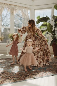 Image 1 of Motherhood Sessions at Iris Aisles