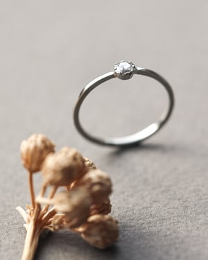 Image of Platinum 3mm rose-cut diamond ring (LON243)