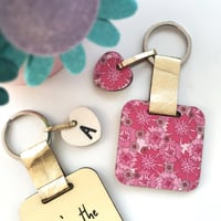 Image 3 of Personalised Carnation/January Birth Flower Keyring