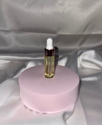 Image 4 of Vitamin C Brightening Ingrown Hair & Body Oil 