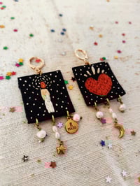 Image 1 of Orecchini "Vanitas" ricamati (blu)