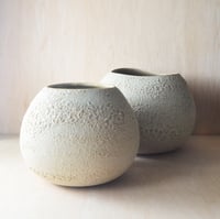 Image 1 of textured vessels