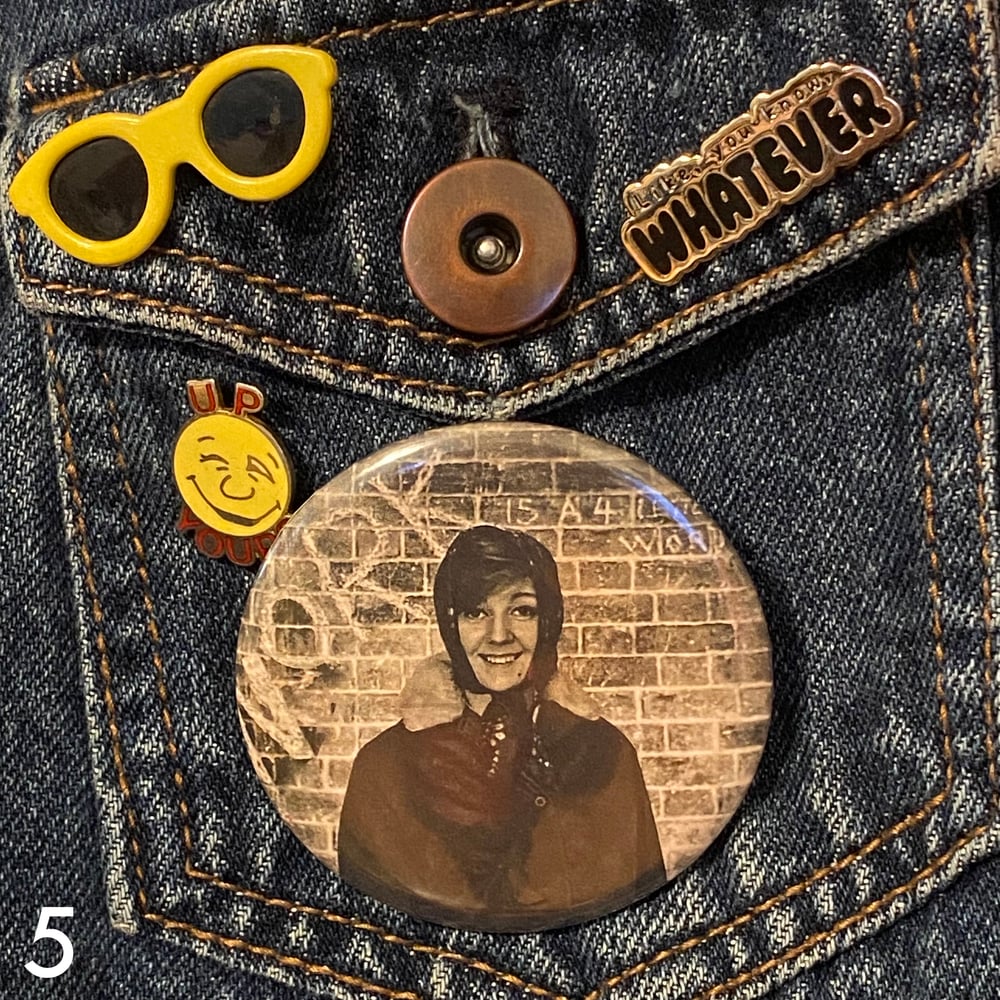 Image of Girl Groups & Girl Singers Buttons!