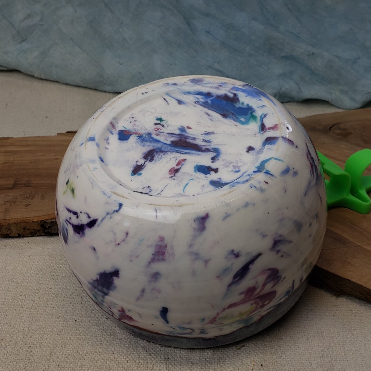 Image of THE FIRST Marbled Snack Bowl with Snack Tongs