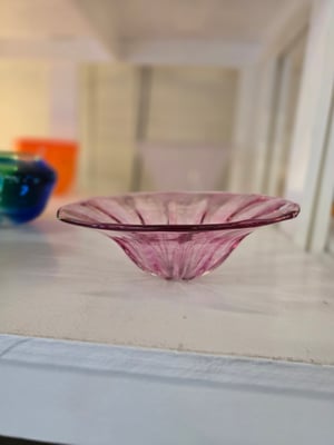 Image of Scalloped Fuschia Bowl