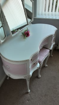 Image 5 of Olympus French Louis Style Dressing Table Set.