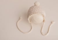 GRETA hat decorated with pom