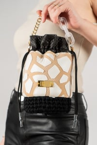 Image 2 of Bolso Joya Black Giraffe