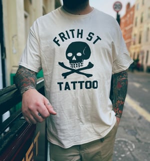 Image of Skull and crossbones tee - Natural