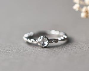 Image of Platinum 4.2mm rose-cut diamond floral carved ring (IOW245)