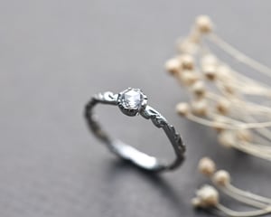 Image of Platinum 4.2mm rose-cut diamond floral carved ring (IOW245)