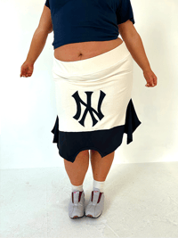 Image 1 of CREAM/NAVY NY T-SKIRT - SIZE XXL 