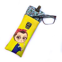 Image 2 of Funda de gafas We can do it de Esther Voltá