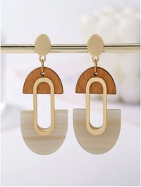 Image 1 of Keeping it Neutral- Natural Wood 
