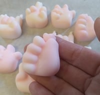 Image 2 of Hand Gesture Wax Melts- 3oz