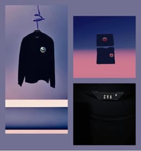 BLACK SWEATSHIRT WITH HOLOGRAPHIC METAL SYMBOL [Light Reflection FX]