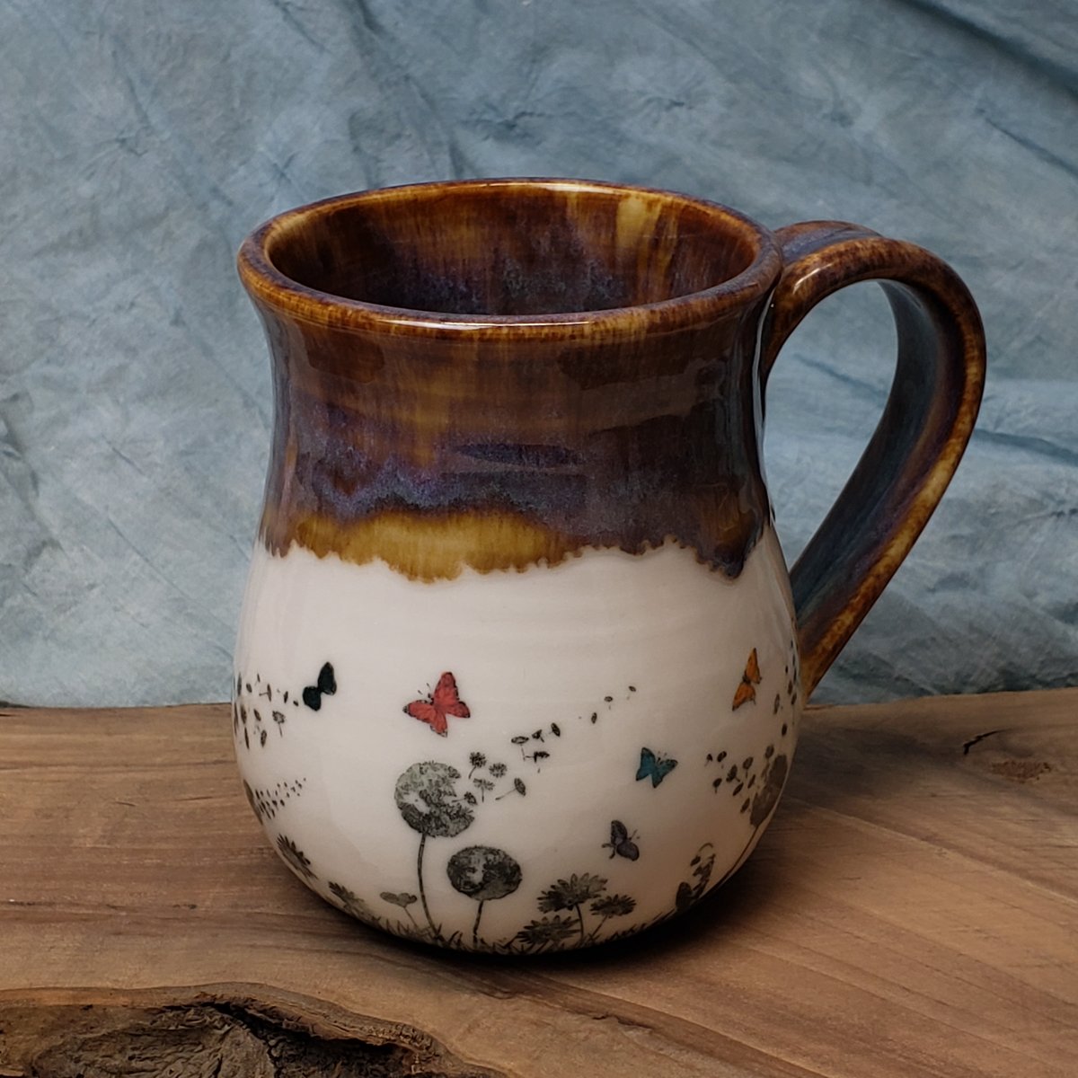 Image of Butterfly Friends Big Hug mug in porcelain