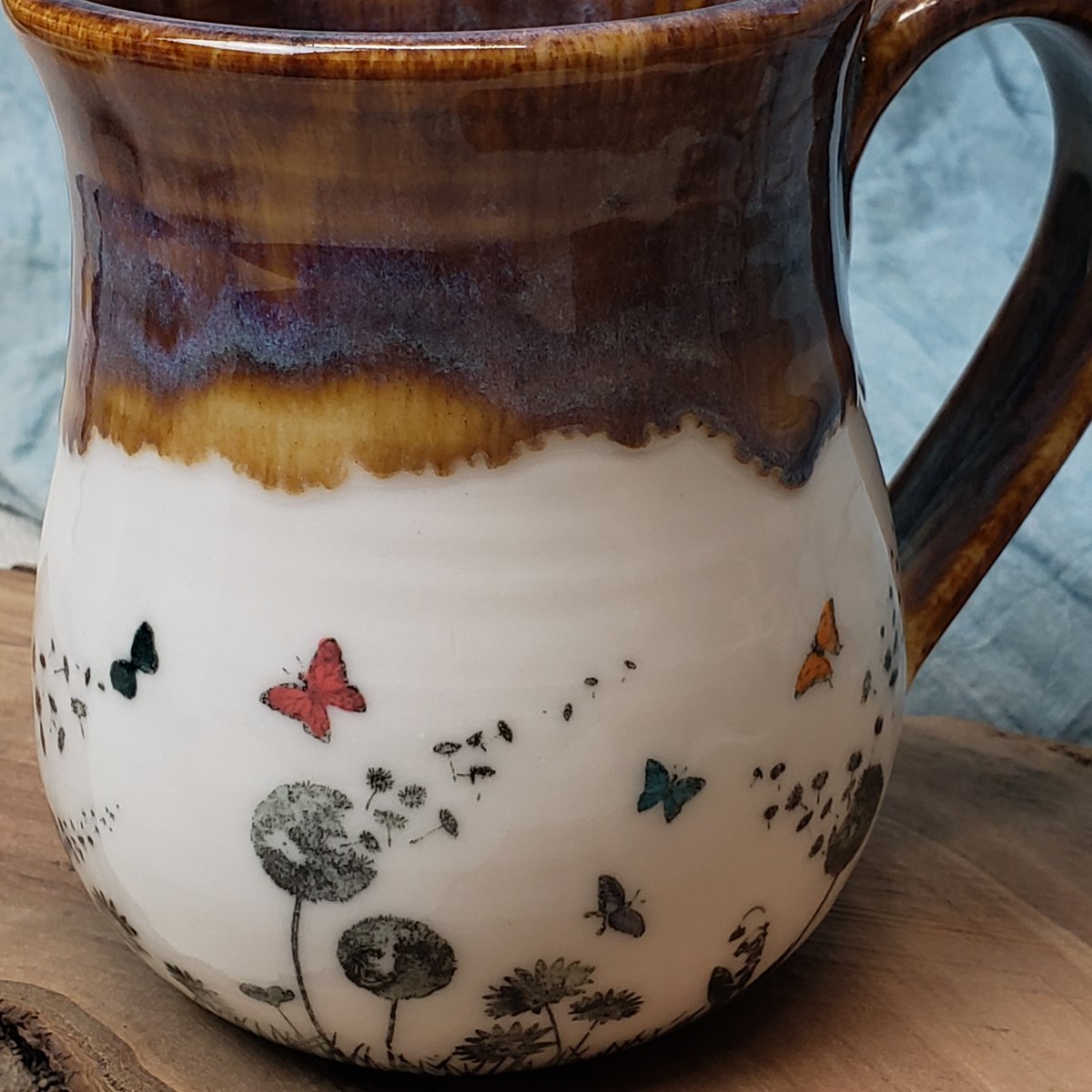 Image of Butterfly Friends Big Hug mug in porcelain